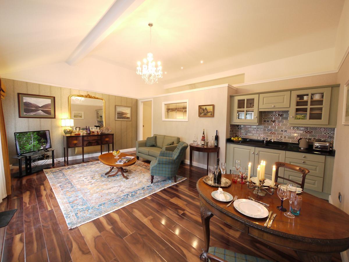 The Carriage Houses At Beechpark House 本拉提 外观 照片