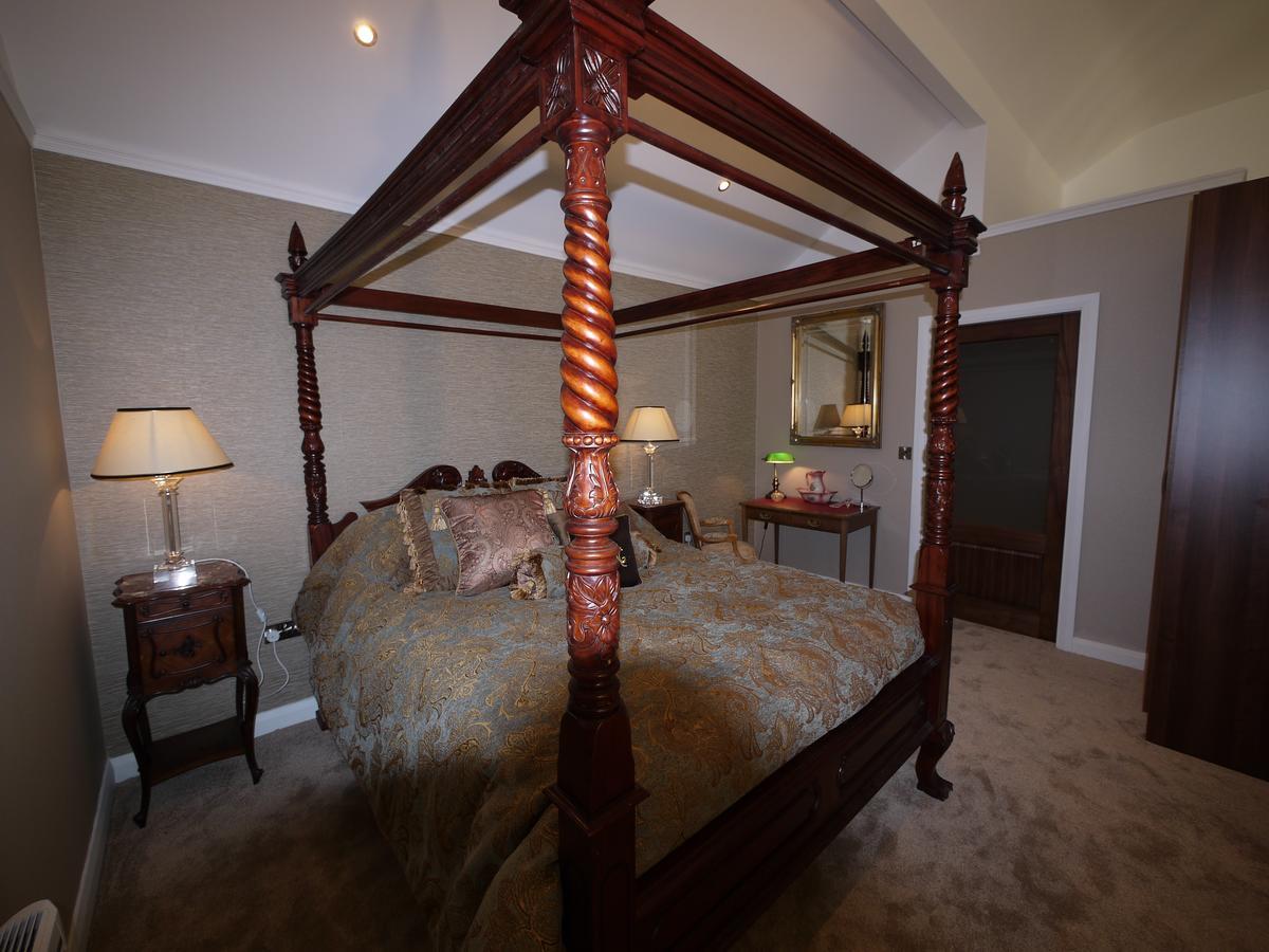 The Carriage Houses At Beechpark House 本拉提 外观 照片